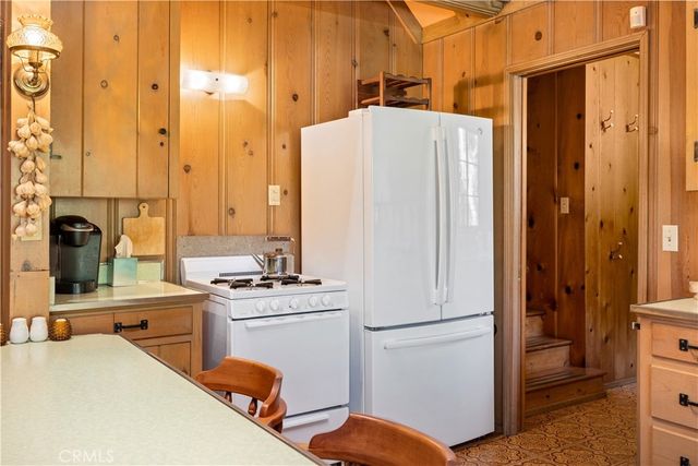 29059 Hook Creek Road, Cedar Glen, CA 92321