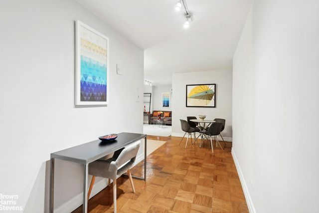 330 3rd Ave Apt 5L, New York City, NY 10010
