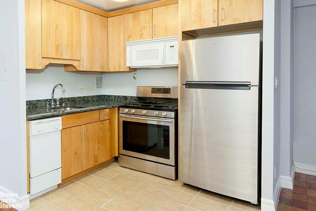 330 3rd Ave Apt 5L, New York City, NY 10010