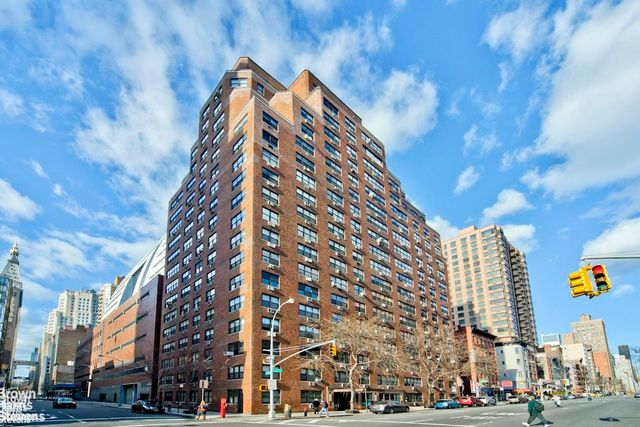 330 3rd Ave Apt 5L, New York City, NY 10010