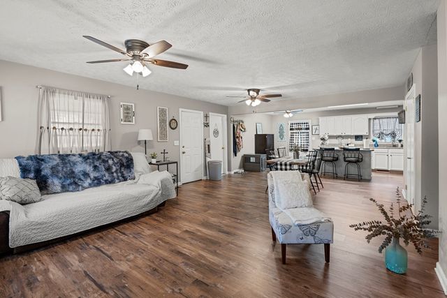 2212 9th Avenue, Phenix City, AL 36967