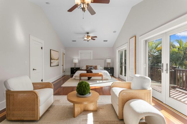 446 13TH AVENUE NE, St Petersburg, FL 33704