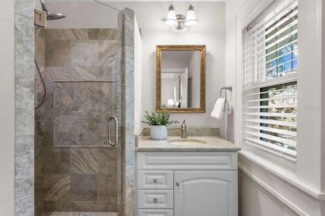 446 13TH AVENUE NE, St Petersburg, FL 33704