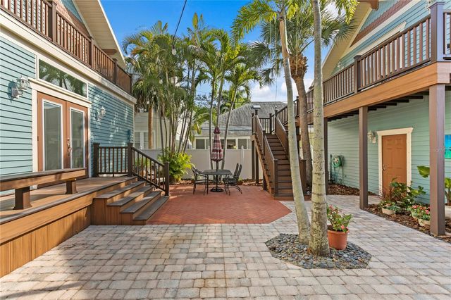 446 13TH AVENUE NE, St Petersburg, FL 33704