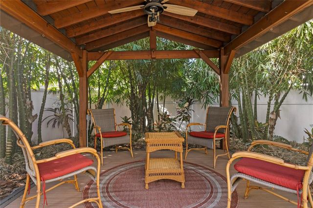 446 13TH AVENUE NE, St Petersburg, FL 33704