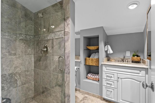 446 13TH AVENUE NE, St Petersburg, FL 33704