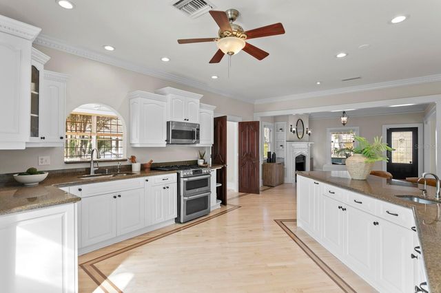 446 13TH AVENUE NE, St Petersburg, FL 33704