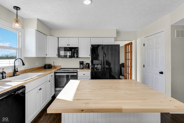 3981 W 1000 S, Pendleton, IN 46064