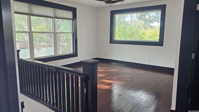 139 E Highland Blvd, San Antonio, TX 78210