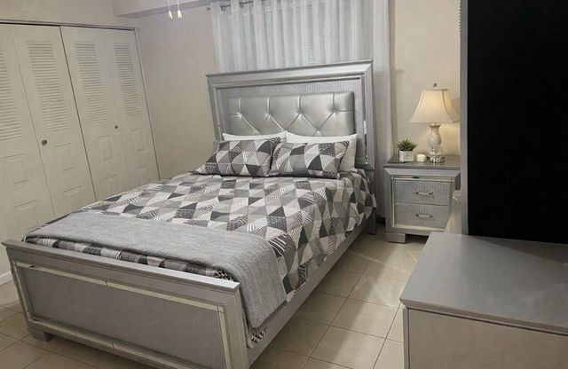 3001 W Rolling Hills Circle, Davie, FL 33328