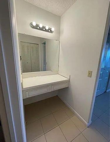 3001 W Rolling Hills Circle, Davie, FL 33328