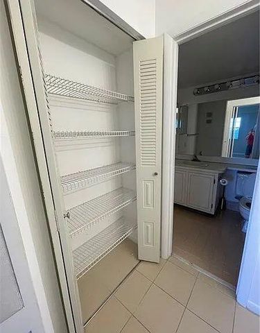 3001 W Rolling Hills Circle, Davie, FL 33328