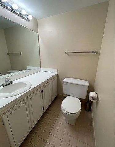 3001 W Rolling Hills Circle, Davie, FL 33328