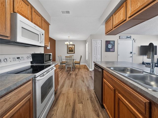 5005 LAGUNA BAY CIRCLE 22, Kissimmee, FL 34746