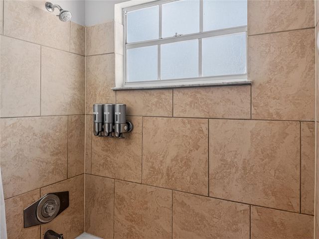 5005 LAGUNA BAY CIRCLE 22, Kissimmee, FL 34746