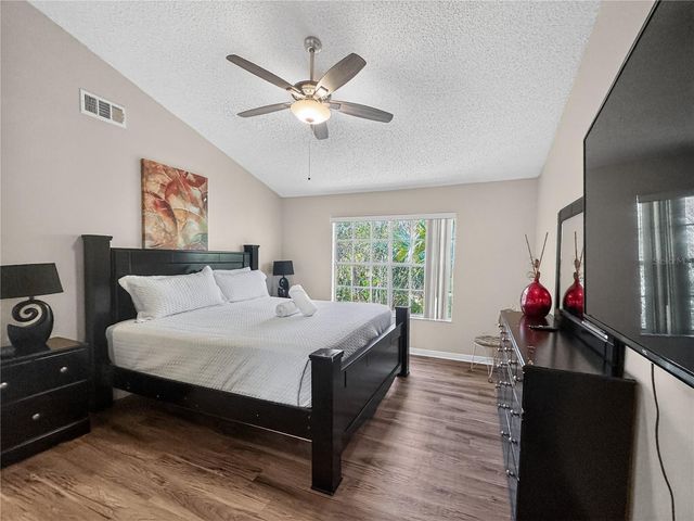 5005 LAGUNA BAY CIRCLE 22, Kissimmee, FL 34746