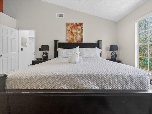 5005 LAGUNA BAY CIRCLE 22, Kissimmee, FL 34746