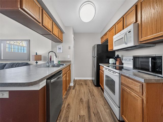 5005 LAGUNA BAY CIRCLE 22, Kissimmee, FL 34746