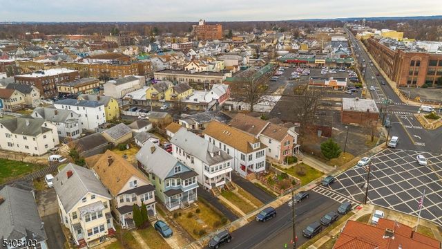 526 W End Ave, Elizabeth City, NJ 07202