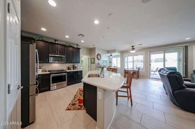 18086 W CEDARWOOD Lane, Goodyear, AZ 85338