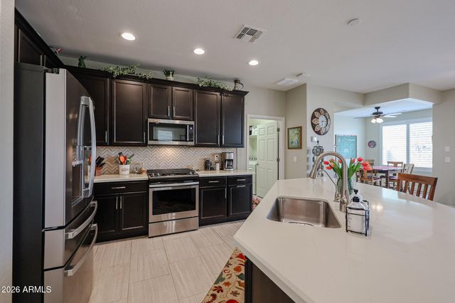 18086 W CEDARWOOD Lane, Goodyear, AZ 85338