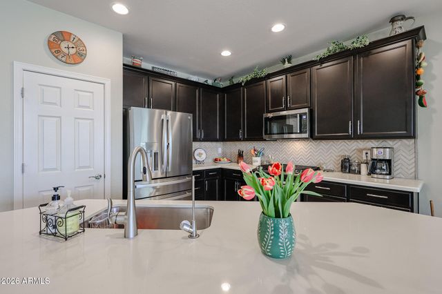 18086 W CEDARWOOD Lane, Goodyear, AZ 85338