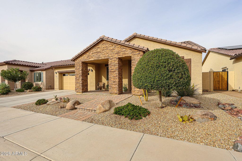 18086 W CEDARWOOD Lane, Goodyear, AZ 85338