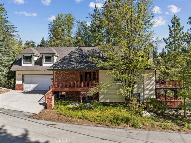 26166 Circle Drive, Lake Arrowhead, CA 92352