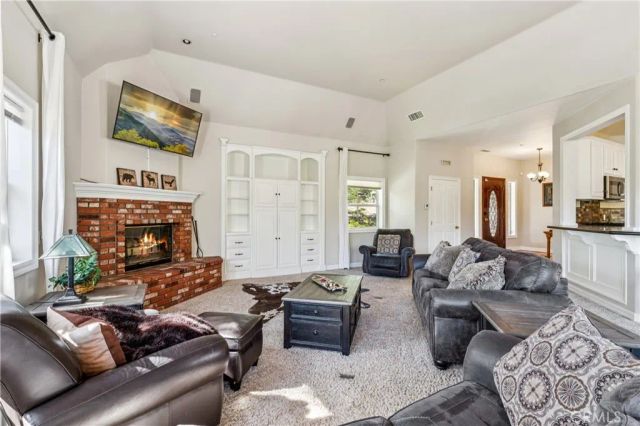 26166 Circle Drive, Lake Arrowhead, CA 92352