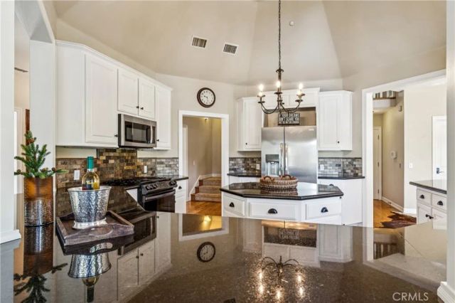 26166 Circle Drive, Lake Arrowhead, CA 92352