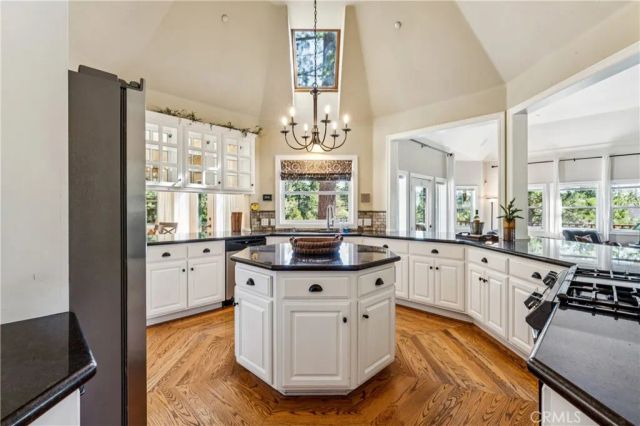 26166 Circle Drive, Lake Arrowhead, CA 92352