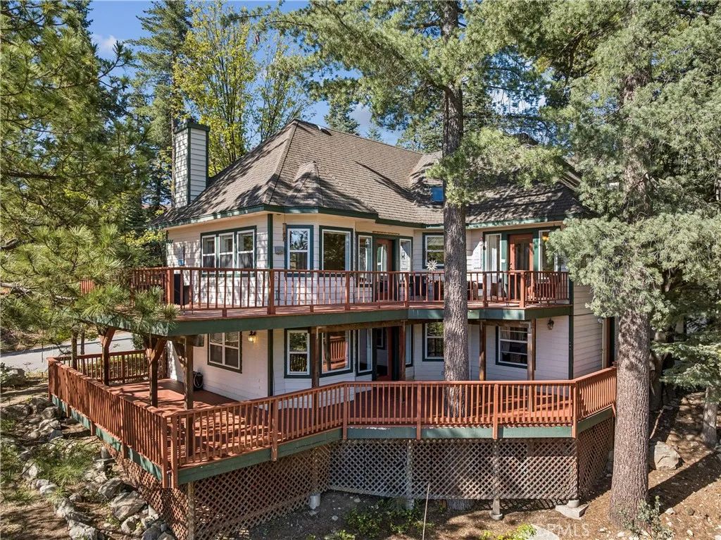 26166 Circle Drive, Lake Arrowhead, CA 92352