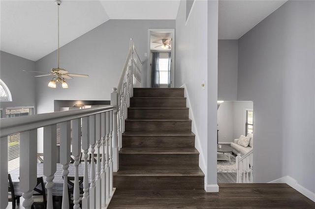 109 SW Drew Lane, Lee's Summit, MO 64081