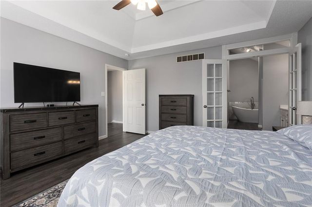 109 SW Drew Lane, Lee's Summit, MO 64081