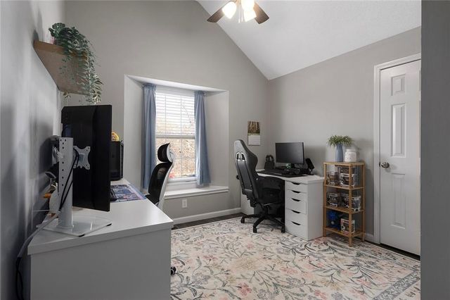 109 SW Drew Lane, Lee's Summit, MO 64081