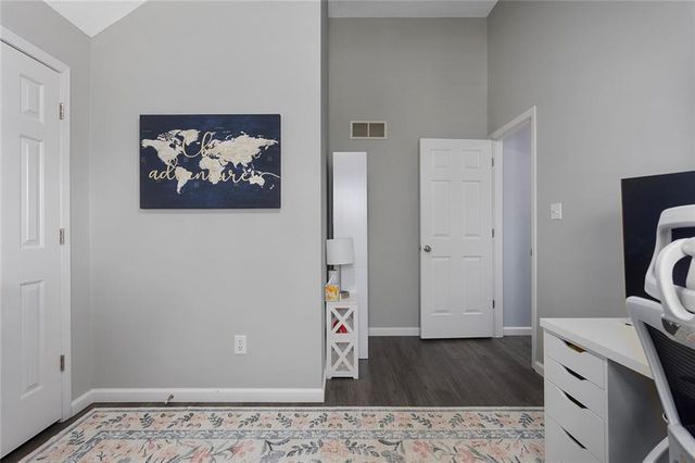 109 SW Drew Lane, Lee's Summit, MO 64081