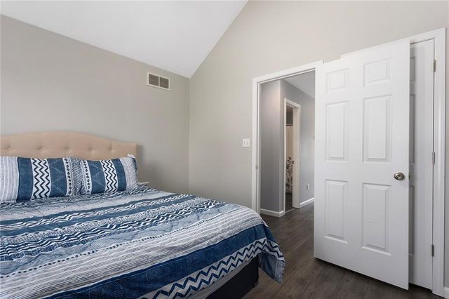 109 SW Drew Lane, Lee's Summit, MO 64081