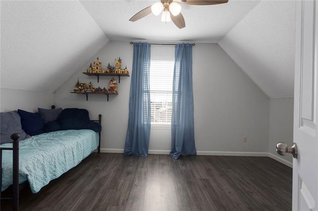 109 SW Drew Lane, Lee's Summit, MO 64081