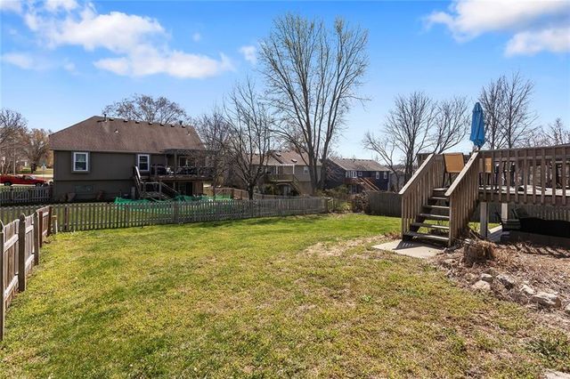 109 SW Drew Lane, Lee's Summit, MO 64081