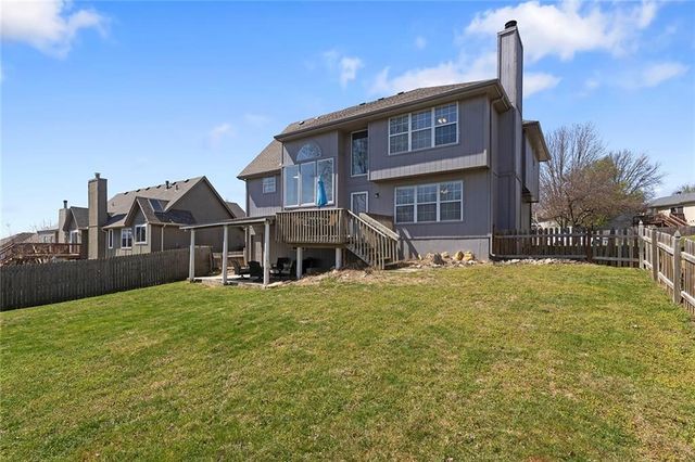 109 SW Drew Lane, Lee's Summit, MO 64081