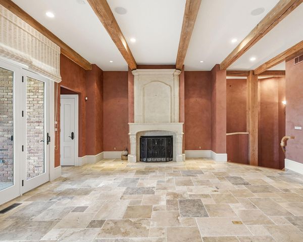 1005 MARCASSIN DR, Columbia, MO 65201