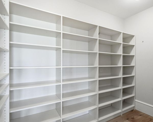 1005 MARCASSIN DR, Columbia, MO 65201