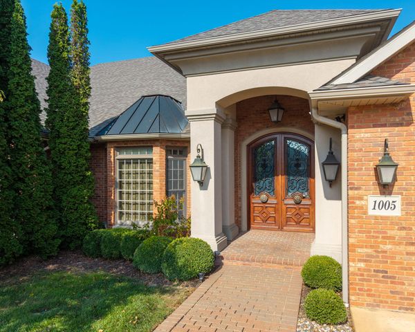 1005 MARCASSIN DR, Columbia, MO 65201