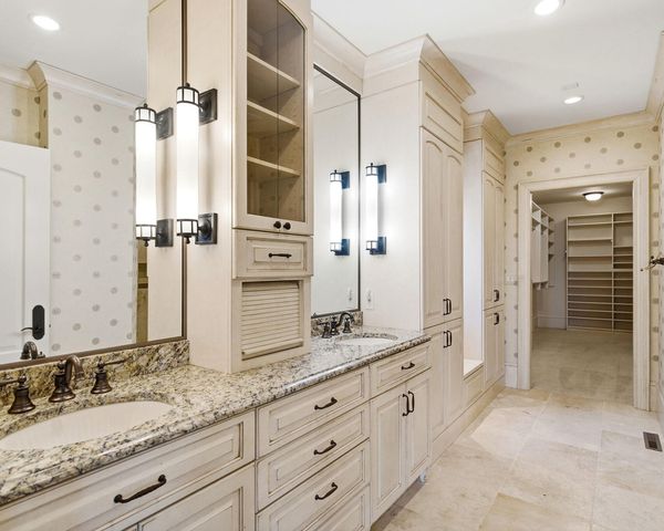 1005 MARCASSIN DR, Columbia, MO 65201