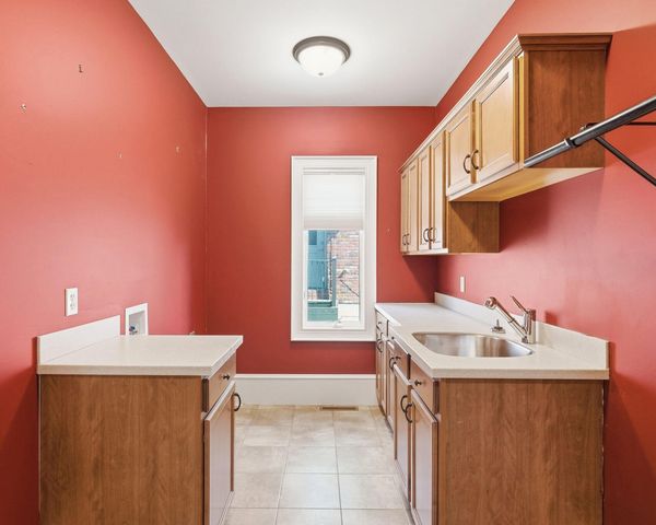 1005 MARCASSIN DR, Columbia, MO 65201