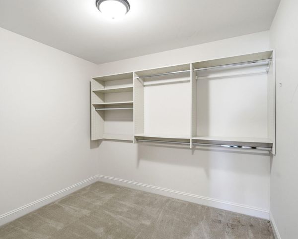 1005 MARCASSIN DR, Columbia, MO 65201