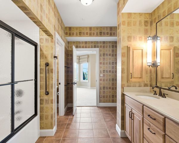 1005 MARCASSIN DR, Columbia, MO 65201