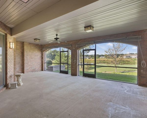 1005 MARCASSIN DR, Columbia, MO 65201