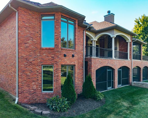1005 MARCASSIN DR, Columbia, MO 65201