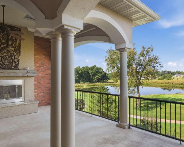 1005 MARCASSIN DR, Columbia, MO 65201